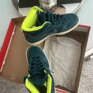 Nike High-Top Sneakers in Teal and Neon Yellow
